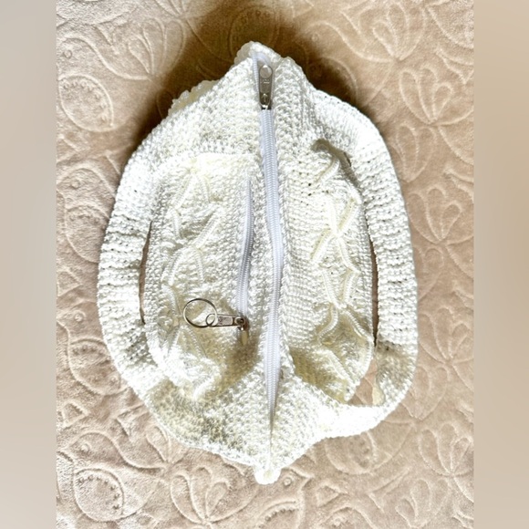 VINTAGE IVORY CROCHET TOTE BAG - Picture 3 of 8
